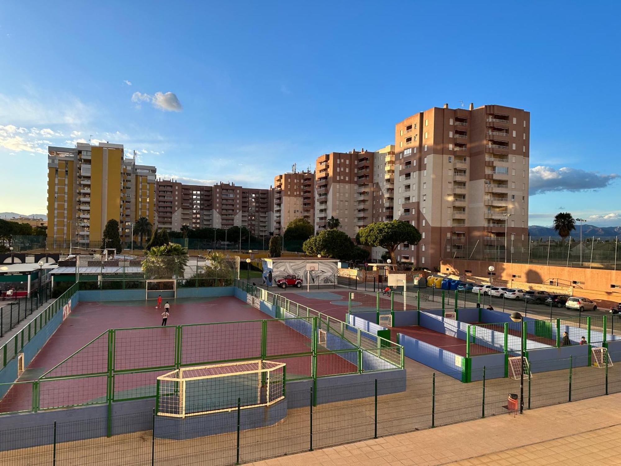 Apartamentos Canet Al Mar. 卡耐特蒂贝兰格 外观 照片